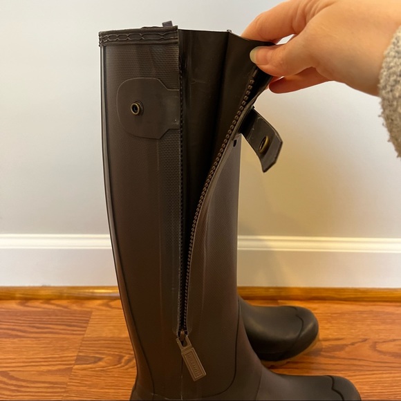 Hunter Rain Boots Original Slim Zip Textured - Chocolate - Size 8 - Picture 10 of 16